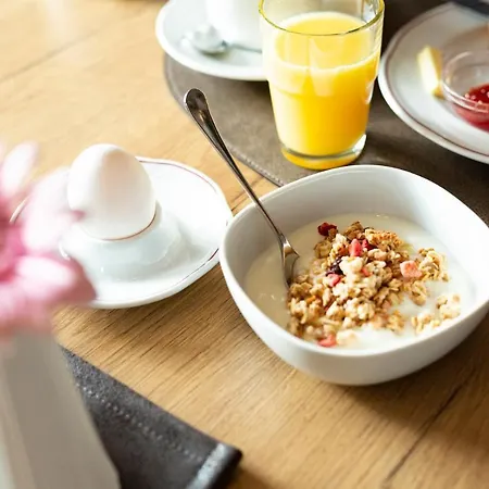 ゲストハウス Apart-pension Bergland