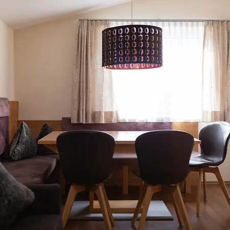 Apart-pension Bergland 3* ラディス